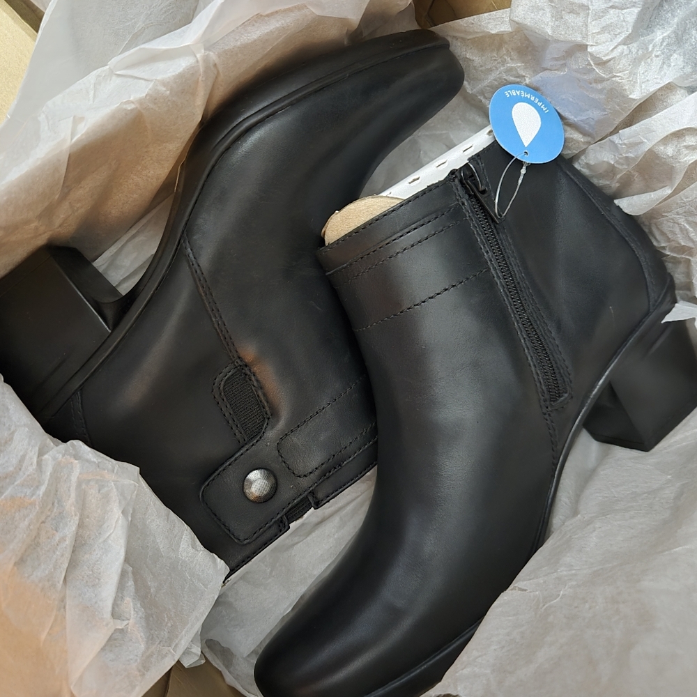 Clark's Emslie Jada Leather Booties, Black, Waterproof NIB, 8.5 W